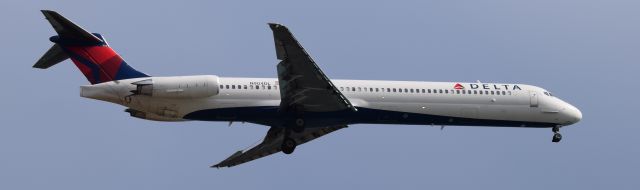 McDonnell Douglas MD-88 (N904DL)