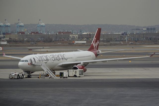 Airbus A330-300 (G-VLUV)