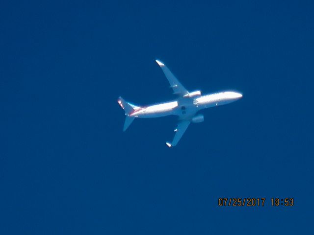 Boeing 737-800 (N972NN)