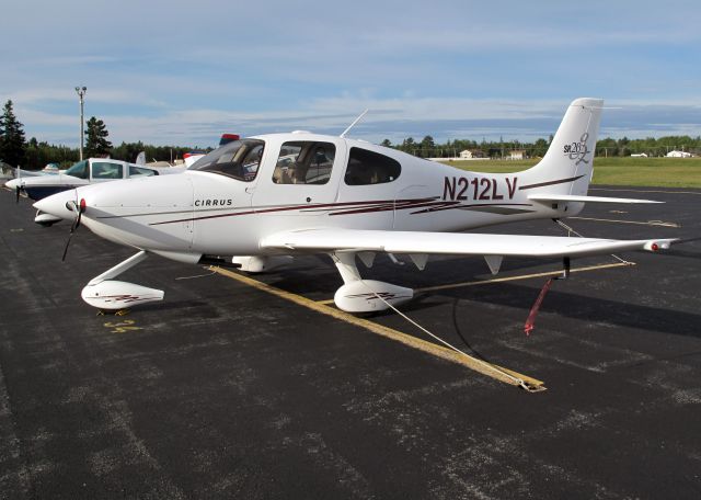 Cirrus SR-22 (N212LV)