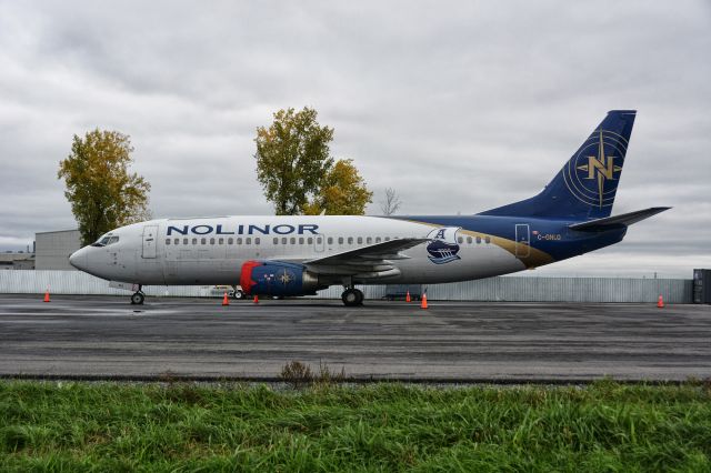 BOEING 737-300 (C-GNLQ) - Visiting CYHU on 22-10-2021 with the CFL Argonauts.