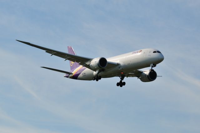 Boeing 787-8 (HS-TQE) - 2015/10/4