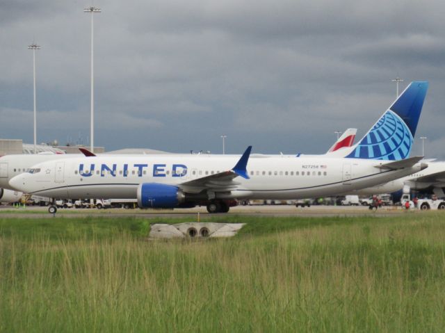 Boeing 737 MAX 8 (N27258)