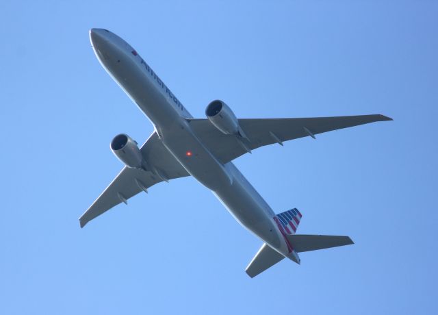 BOEING 777-300 (N734AR) - American Airlines debut 77W flight to Sydney as part of there tour.