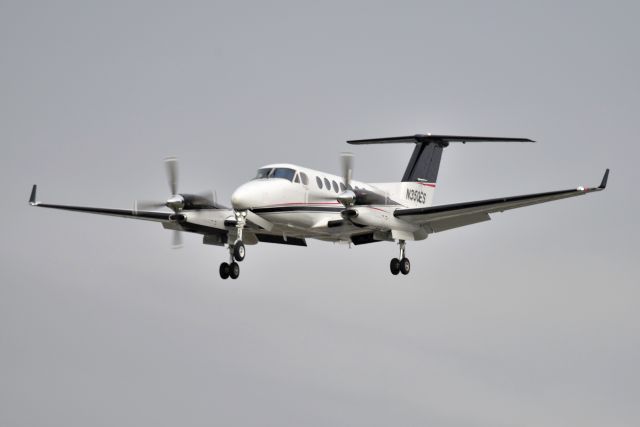 Beechcraft Super King Air 300 (N350ES)
