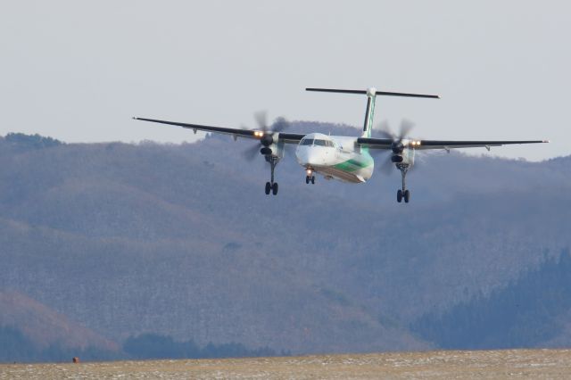 de Havilland Dash 8-200 (JA856A) - hakodate air port hokkaido japan