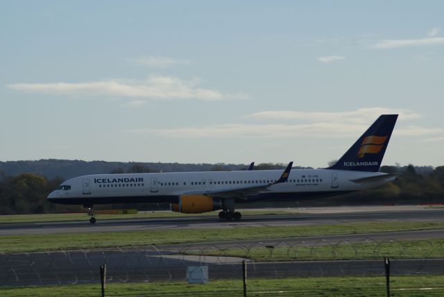 Boeing 757-200 (TF-FIK) - Icelandair B757-256 cn26254