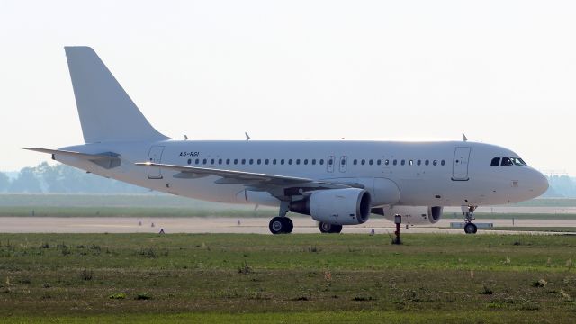 Airbus A319 (A5-RGI)