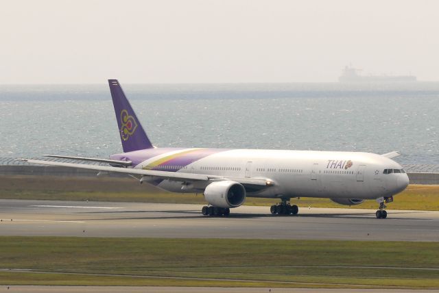 BOEING 777-300 (HS-TKB)