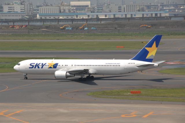 BOEING 767-300 (JA767D) - Taxi at Haneda Intl Airport on 2008/6/1