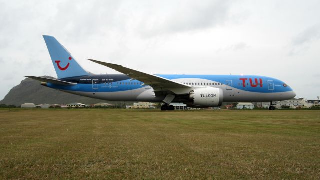 Boeing 787-8 (G-TUII)