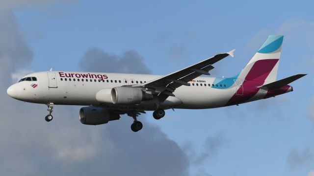 Airbus A320 (D-ABNH)