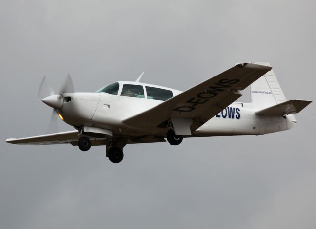 Mooney M-20 (D-EOWS)