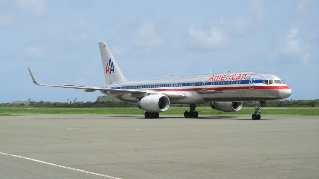 BOEING 767-300 (N658AA)