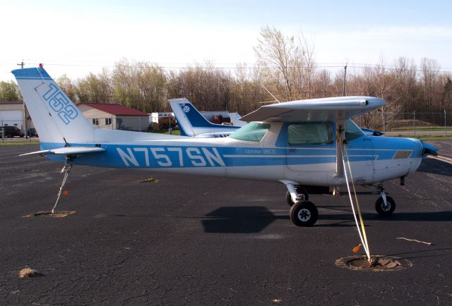 Cessna 152 (N757SN)