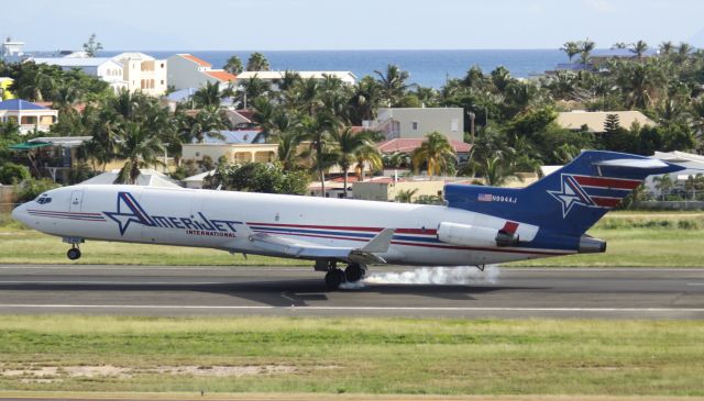 Boeing 727-100 (N994AJ)