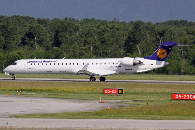 Canadair Regional Jet CRJ-900 (D-ACKB)