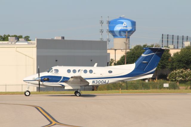 Beechcraft Super King Air 200 (N300AJ)