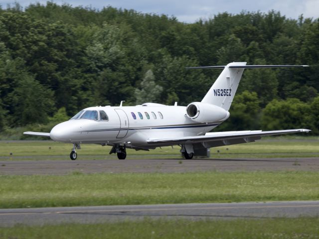 Cessna Citation CJ3 (N525EZ) - Perfect landing runway 26.