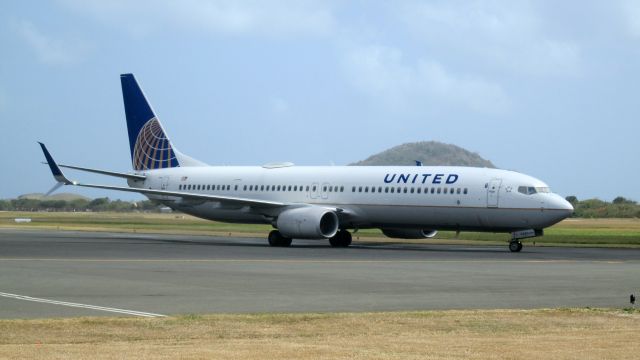 Boeing 737-900 (N38443)