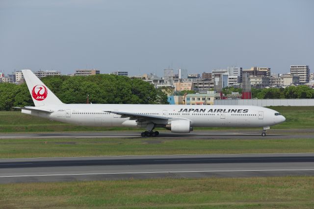 BOEING 777-300 (JA8941)