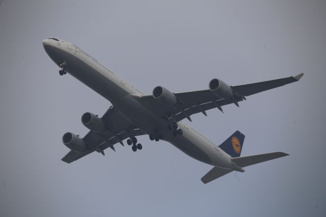 Airbus A340-600 (D-AIHC)