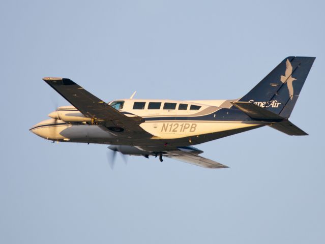 Cessna 402 (N121PB)