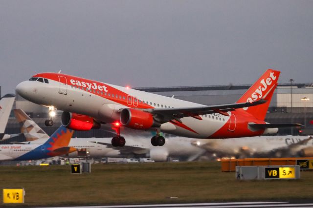 Airbus A320 (G-EZOT) - EZY2105 to Paris CDG