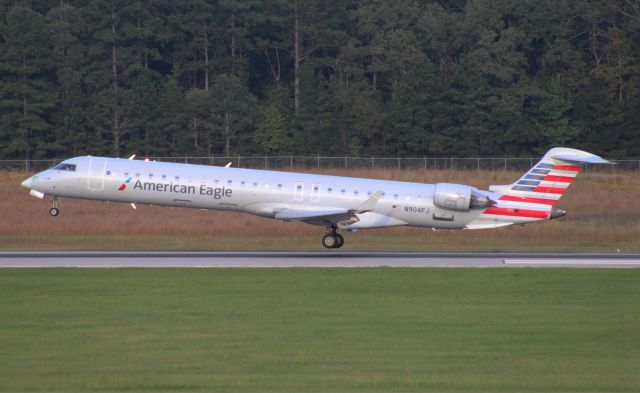 Canadair Regional Jet CRJ-900 (N904FJ)