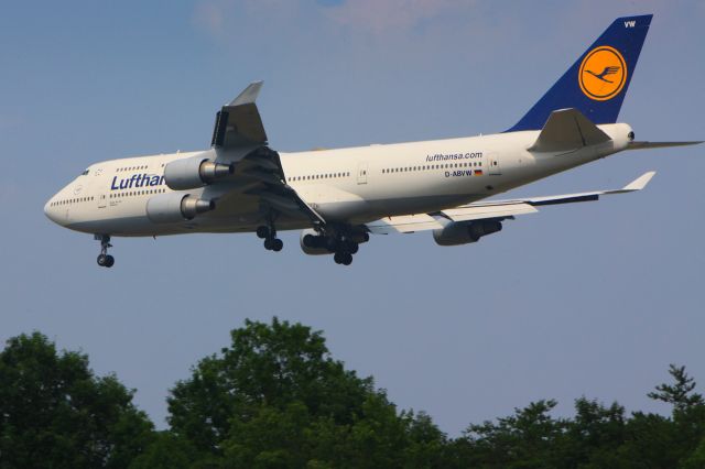 Boeing 747-400 (D-ABVW)