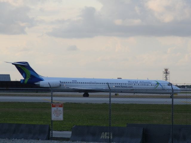 McDonnell Douglas MD-83 (N802WA)