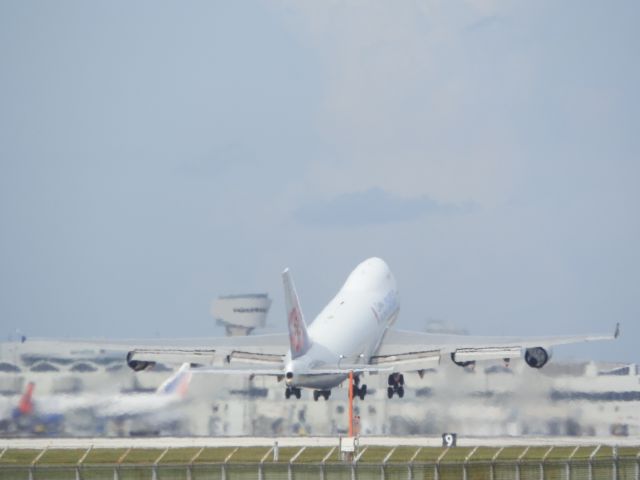 Boeing 747-400 (B-18711)