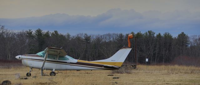Cessna Skylane (N89JF) - On the ramp.