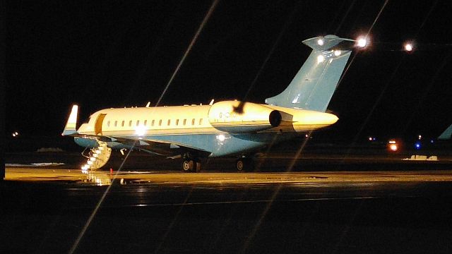 Bombardier Global Express (G-IDRO) - 12/29/15