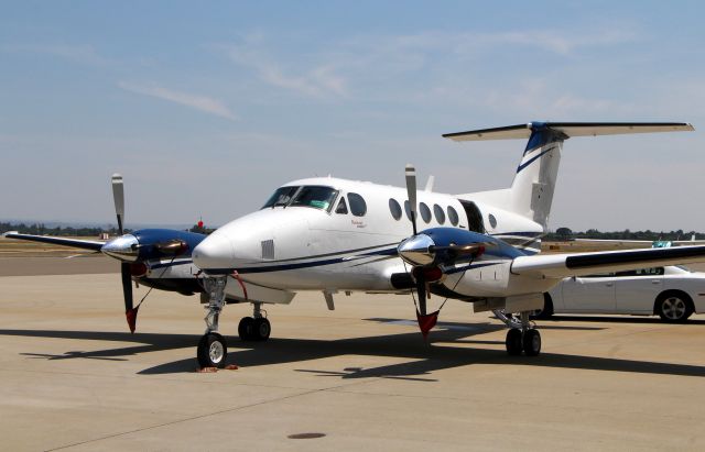 — — - KRDD - unknown reg - looks like a King Air 200.