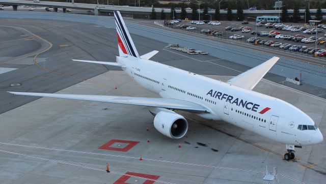 Boeing 777-200 (F-GSPA) - Went tech the night before and the flight to CDG was cancelled