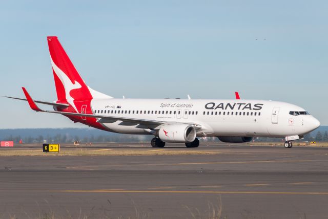 Boeing 737-800 (VH-VYL)