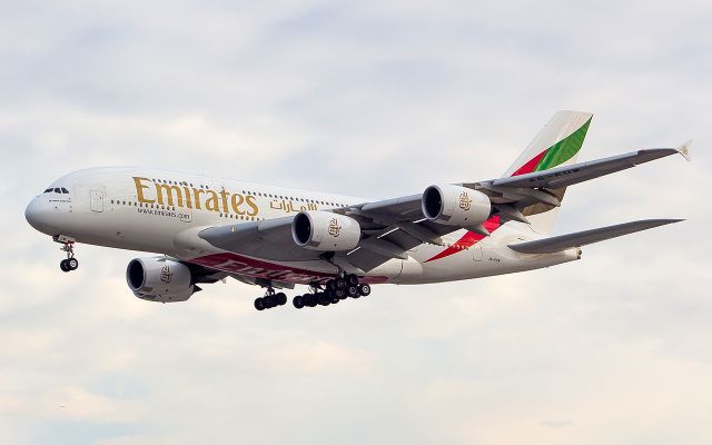 Airbus A380-800 (A6-EUW)