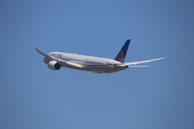 BOEING 787-10 Dreamliner (N12005)