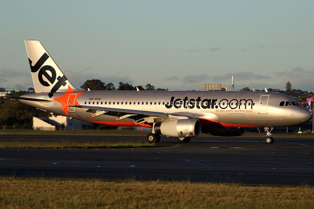 Airbus A320 (VH-VFH) - on 3 December 2017