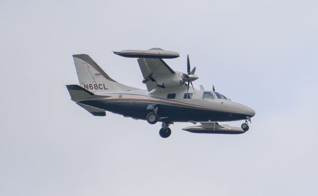 Mitsubishi MU-2 (N68CL) - Runway 02L arrival @KDPA.