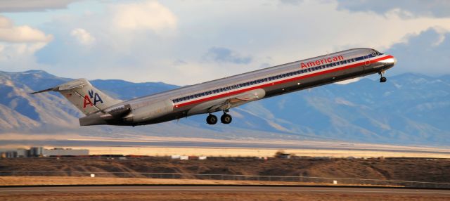 McDonnell Douglas MD-80 (N7550)