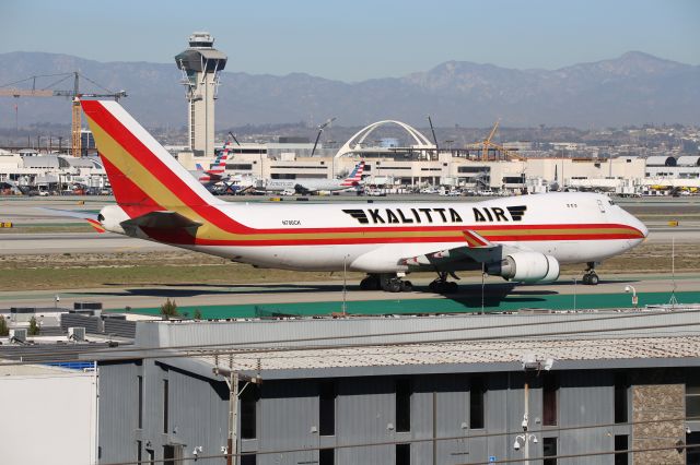 Boeing 747-400 (N700CK)