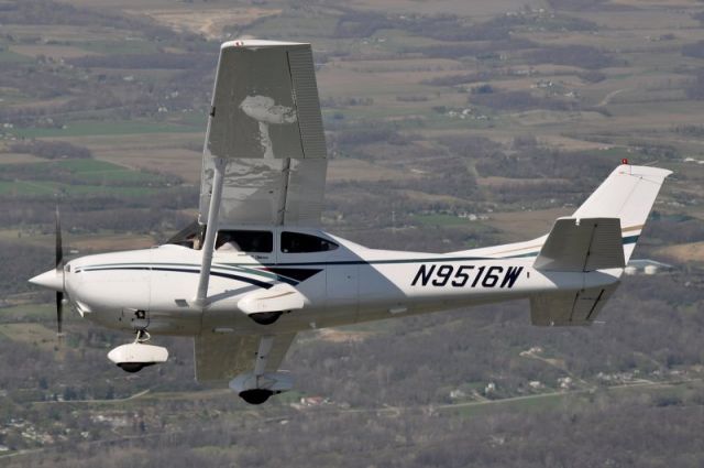 Cessna Skylane (N9516W)