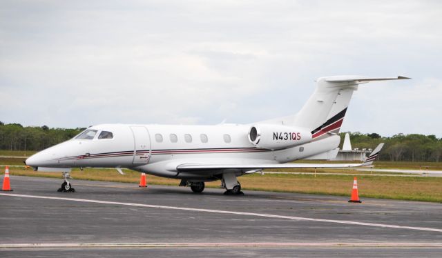 Embraer Phenom 300 (N431QS)
