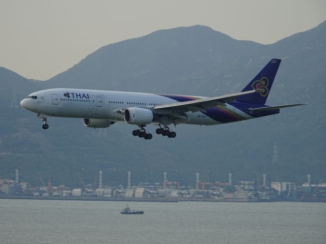 Boeing 777-200 (HS-TJH)
