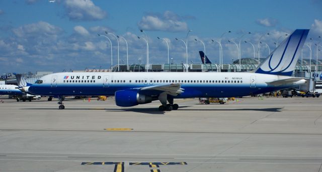 Boeing 757-200 (N516UA) - UA 757-222 N516UA at ORD on June 29, 2010.