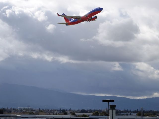 Boeing 737-700 (N942WN) - N942WN / Boeing 737-7H4 br /2015-02-28 WN3870 San Jose (SJC) San Diego (SAN) 10:15-->Landed 11:22