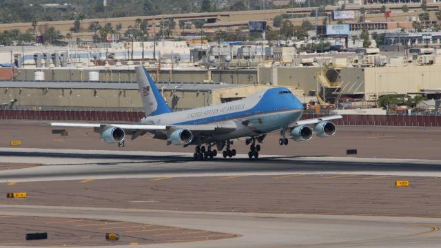 N28000 — - "Air Force One" departing KPHX