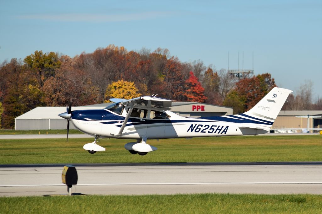 Cessna Skylane (N625HA)